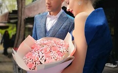 日本A片把舌头伸进粉嫩视频